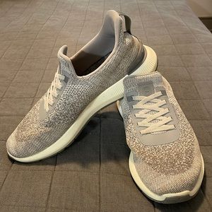 Peter Millar Hyperlite Apollo Sneaker Size 11 - runs small